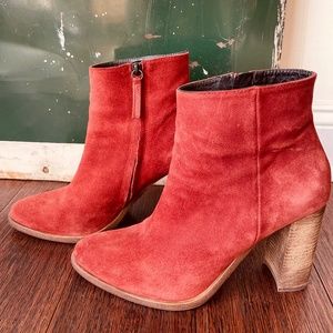 FREDA SALVADOR Luck Suede Ankle Boot